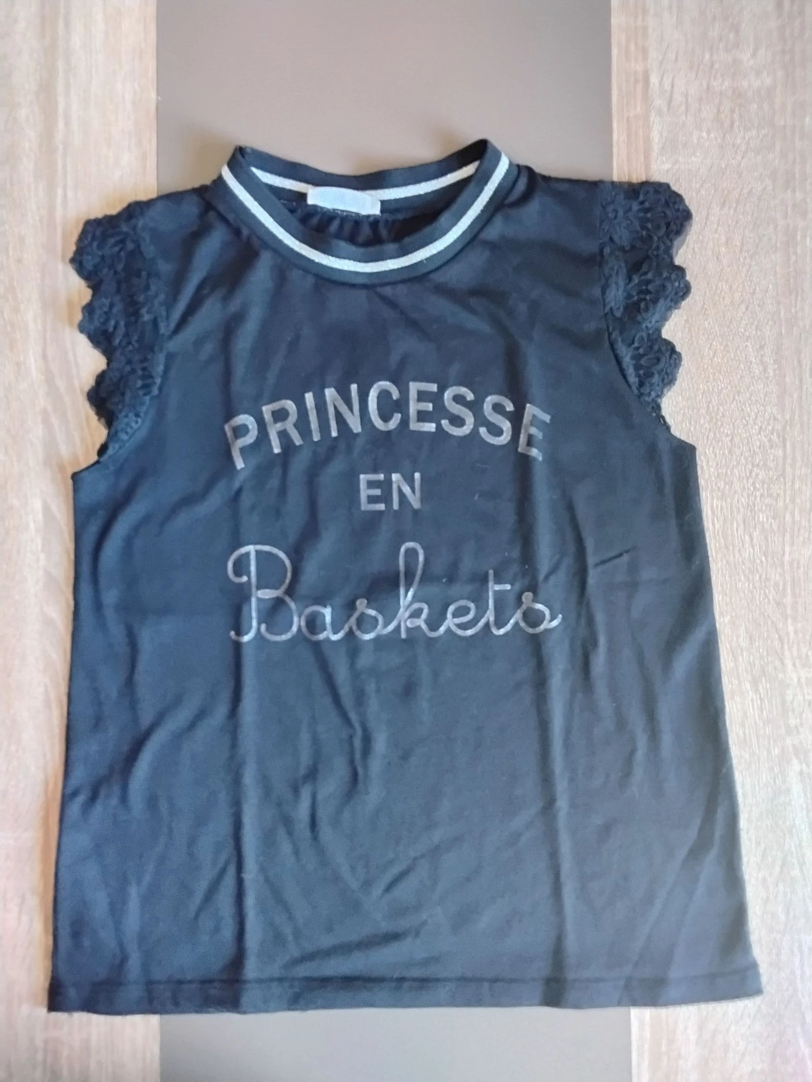 T-shirt " princesse en baskets "
